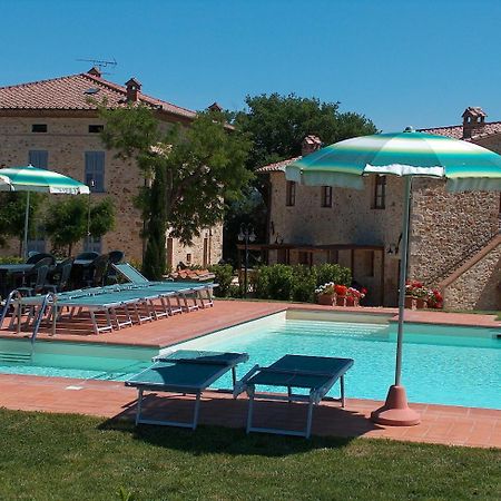Borgo Il Villino Guest House Casole dʼElsa Екстериор снимка