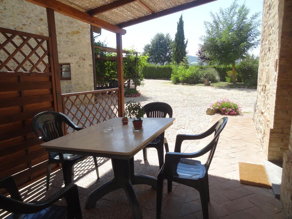 Borgo Il Villino Guest House Casole dʼElsa Стая снимка