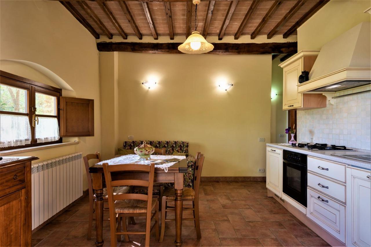 Borgo Il Villino Guest House Casole dʼElsa Екстериор снимка