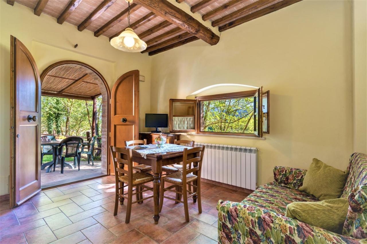 Borgo Il Villino Guest House Casole dʼElsa Екстериор снимка