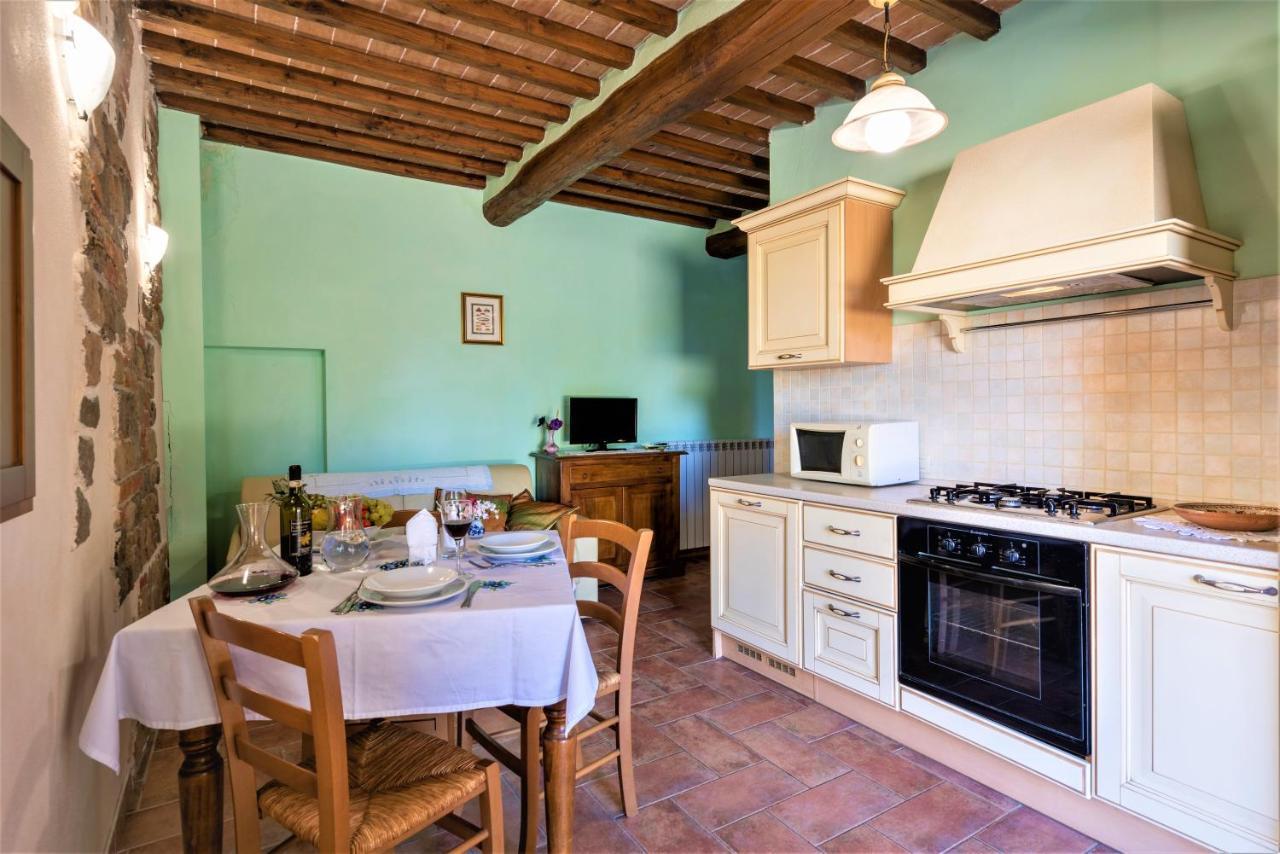 Borgo Il Villino Guest House Casole dʼElsa Екстериор снимка