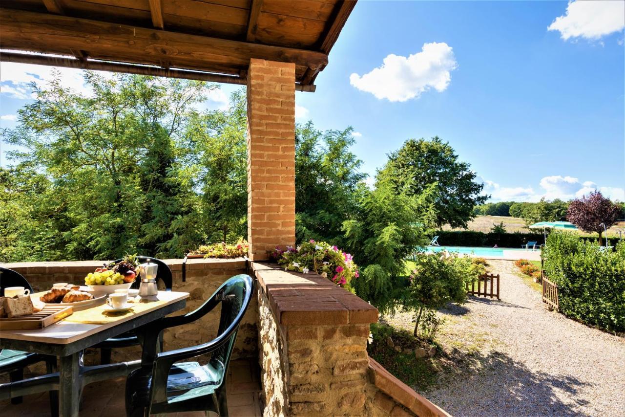 Borgo Il Villino Guest House Casole dʼElsa Екстериор снимка